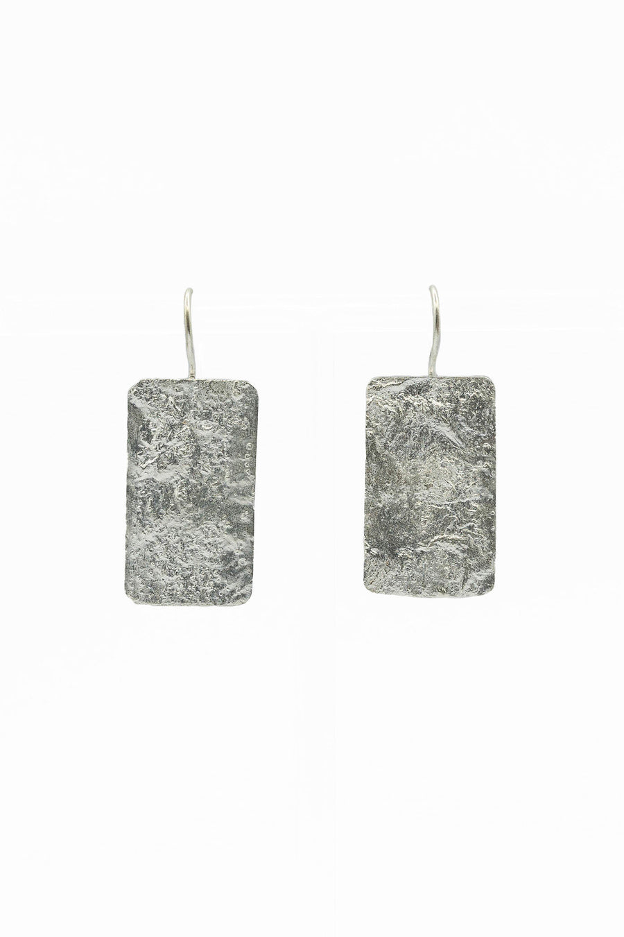 Reticulated silver rectangular earrings